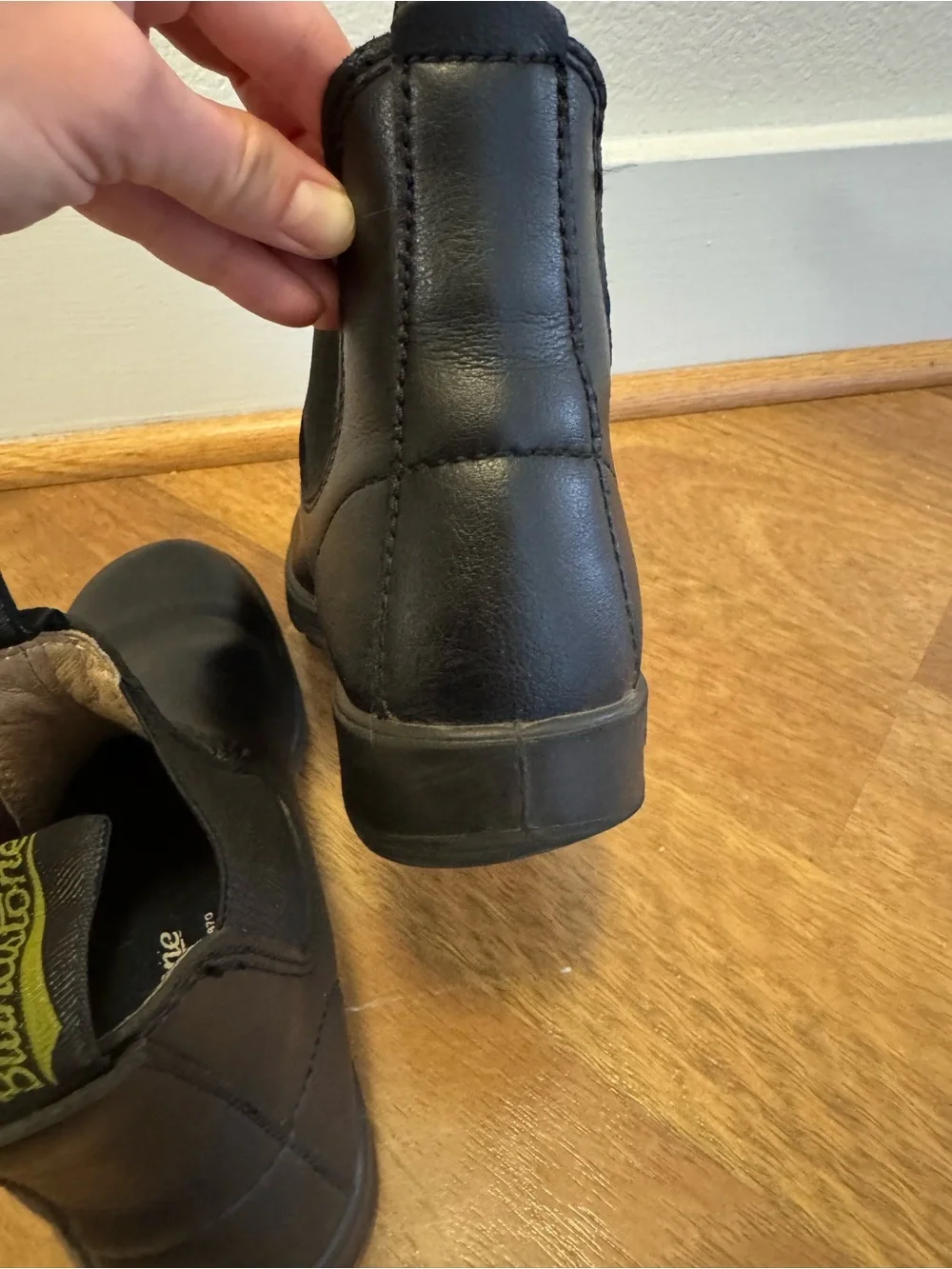 Blundstone Black Chelsea Ankle Boots Vegan Leather Size 8.5 - Picture 3 of 4